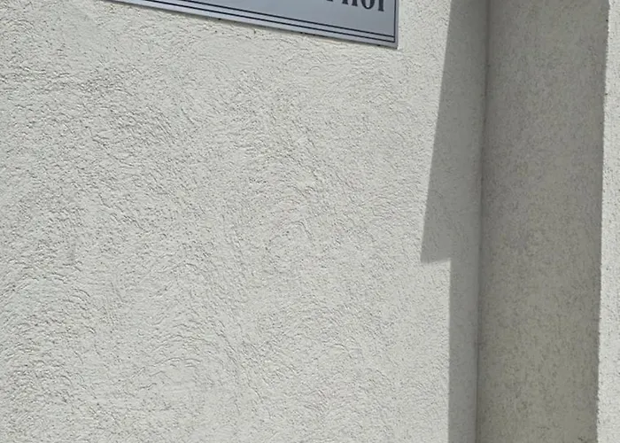 Cosy One Bedroom شقة *